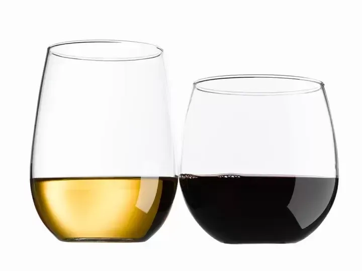 Importa la forma de la copa según el vino o es puro postureo?