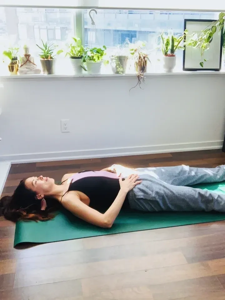 Cómo Hacer un bloque de Yoga en Casa: simple y rápido! 