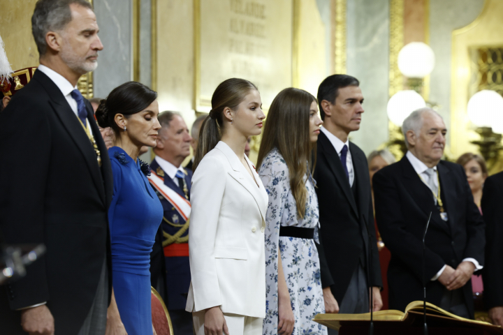 La familia real en el interior del Congreso de los Diputados antes de empezar el acto institucional.