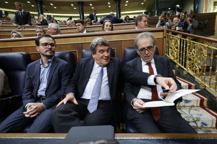 Los ministros en funciones de Consumo, Alberto Garzón; Inclusión y Seguridad Social, José Luis Escribá y Universidades, Joan Subirats.