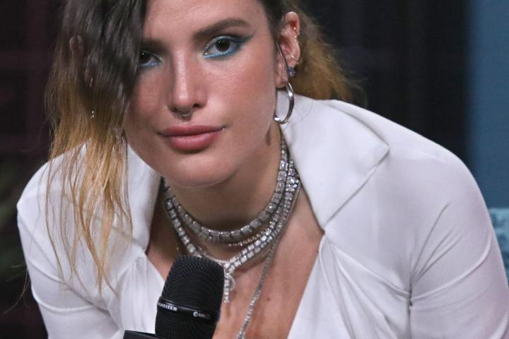 Cuáles son las fotos sensuales que Bella Thorne publicó en su Instagram  para Halloween? - Quora