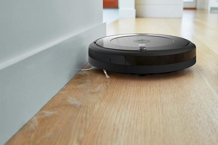 Roomba, la aspiradora inteligente que limpia y espía tu casa