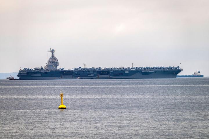 La joya de la corona de la Armada de EEUU se exhibe en aguas espa olas