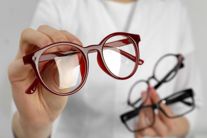 Gafas y lentillas Seguridad Social, ¿Cuándo entran las gafas y las  lentillas por la Seguridad Social?