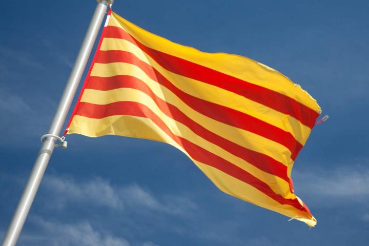noticiaspuertosantacruz.com.ar - Imagen extraida de: https://www.huffingtonpost.es//virales/una-andaluza-vive-cataluna-da-firme-respuesta-le-critica-hablar-catalan.html
