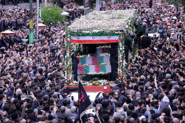 noticiaspuertosantacruz.com.ar - Imagen extraida de: https://www.huffingtonpost.es//global/iran-comienza-ceremonias-funerarias-muerte-presidente-raisi-comitivabr.html