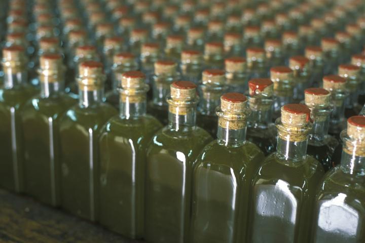 noticiaspuertosantacruz.com.ar - Imagen extraida de: https://www.huffingtonpost.es//economia/entierran-plumazo-esperanzas-bajada-precio-aceite-oliva.html