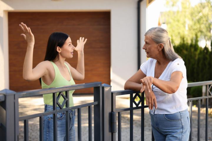 noticiaspuertosantacruz.com.ar - Imagen extraida de: https://www.huffingtonpost.es//sociedad/esto-dice-ley-sobre-colgar-lista-morosos-comunidad-vecinos.html