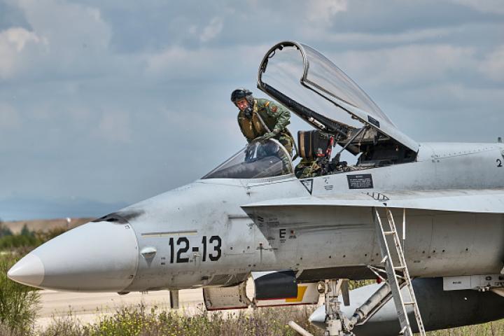 noticiaspuertosantacruz.com.ar - Imagen extraida de: https://www.huffingtonpost.es//global/un-video-revela-posible-emboscada-supercazas-espanoles-aviones-rusos-sobre-lago-otan.html