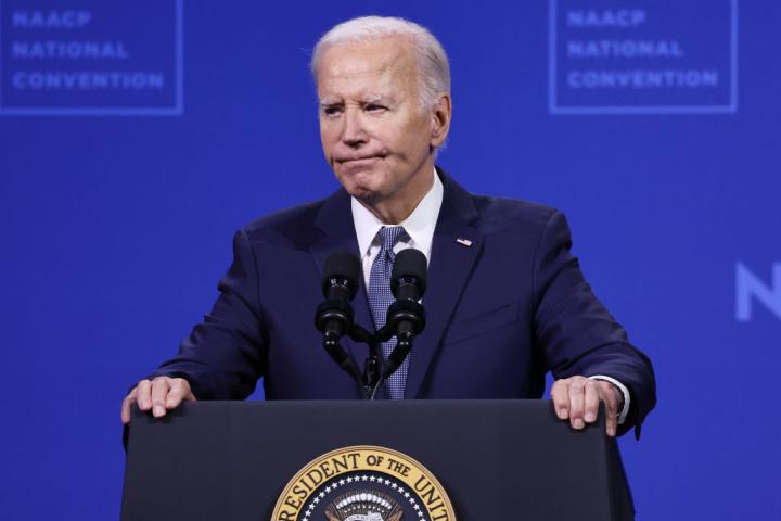 noticiaspuertosantacruz.com.ar - Imagen extraida de: https://www.huffingtonpost.es//global/joe-biden-vez-mas-dispuesto-escuchar-argumentos-retirarse.html