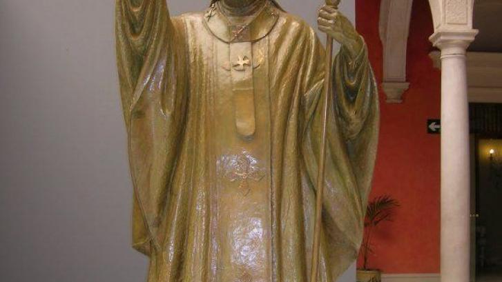 El alcalde de Sevilla inaugura una estatua de más de 4 metros al papa Juan Pablo II