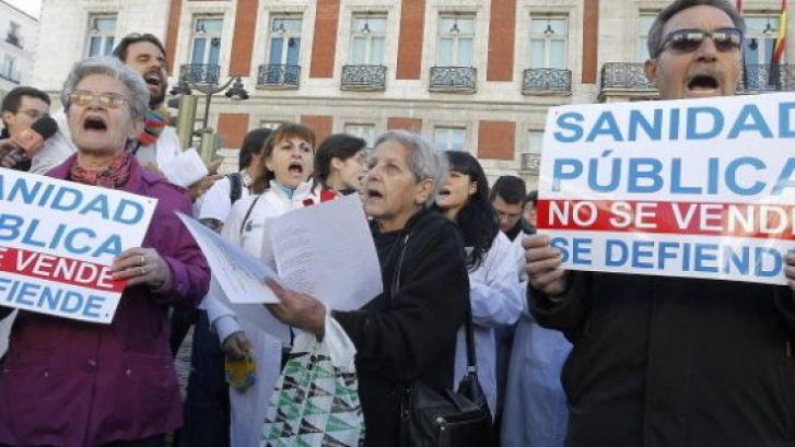 Los médicos desconvocan la huelga tras cinco semanas de paros