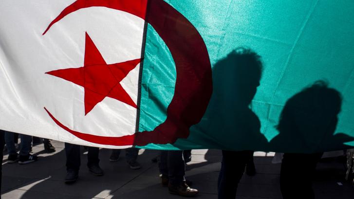 El oficialismo abandona a Bouteflika y ahonda la crisis política en Argelia