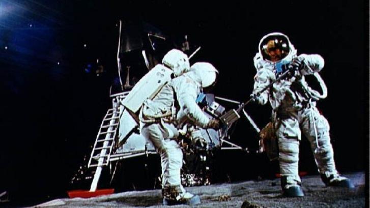 La NASA presenta los trajes que llevarán los próximos astronautas que pisarán la Luna