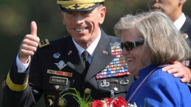 John Allen, el jefe de la OTAN en Afganistán, salpicado por el escándalo de Petraeus