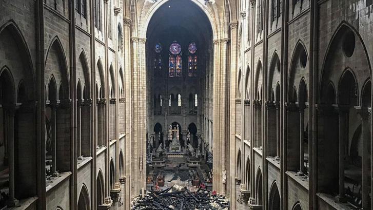 La portada de 'Charlie Hebdo' sobre el incendio de Notre Dame está dando mucho que hablar