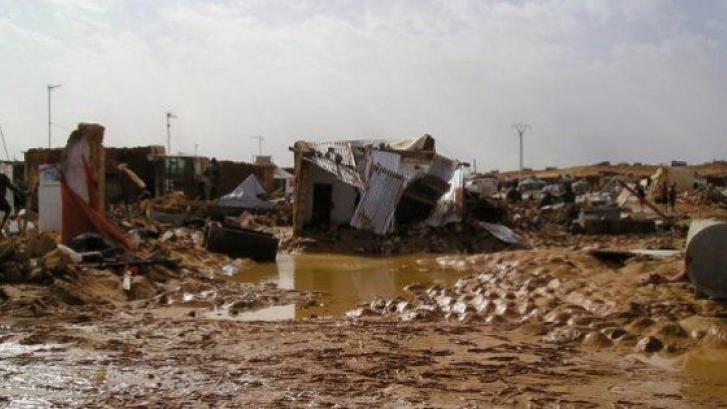 Las lluvias torrenciales en los campos saharauis dejan sin hogar a 25.000 refugiados