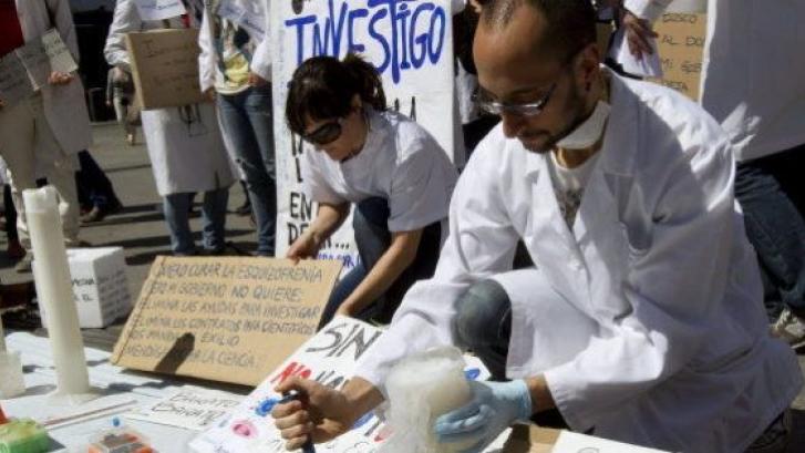Jóvenes científicos protestan en Madrid en contra de los recortes en investigación