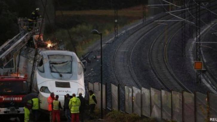 Restablecida la circulación en la vía donde se produjo el descarrilamiento del tren en Santiago