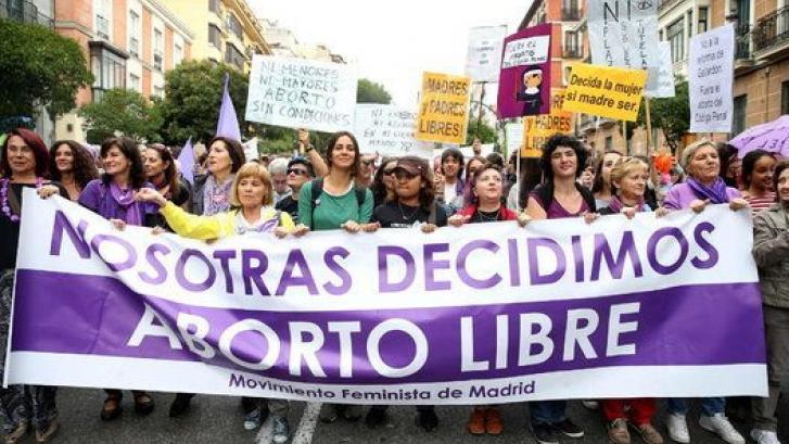 Las claves de la ley que blinda el aborto en la sanidad pública
