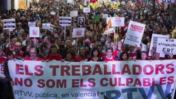 Protestas multitudinarias en Valencia en contra del cierre del Canal 9
