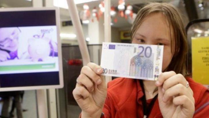 Letonia se convierte en el socio número 18 del euro
