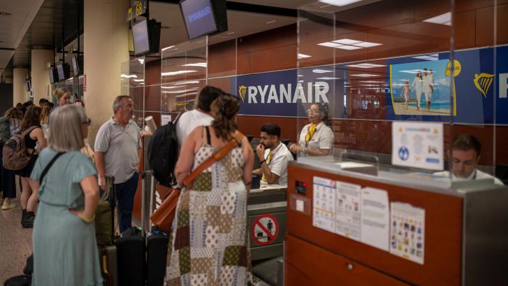 Dos vuelos cancelados y 233 retrasos en la segunda jornada de huelga en Ryanair