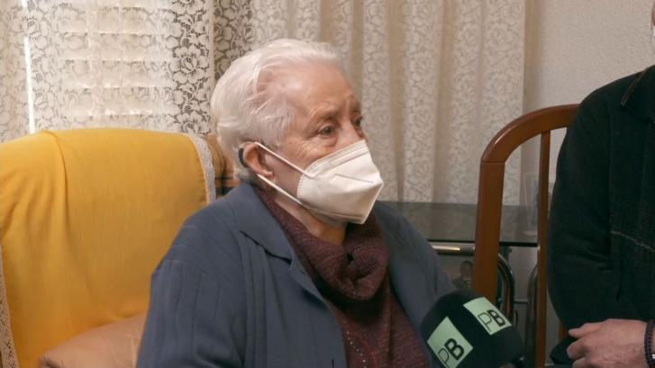 Una anciana de 97 años vuelve a su casa después de ser desahuciada por error