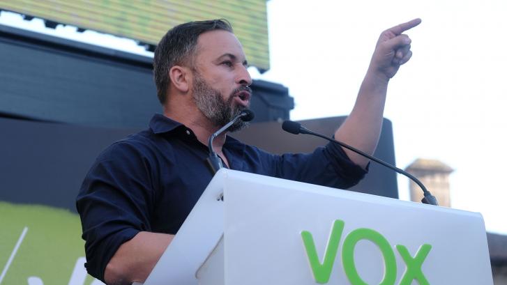 Vox consigue entrar en el Parlamento de Euskadi, pero no puede con el PP de Feijóo