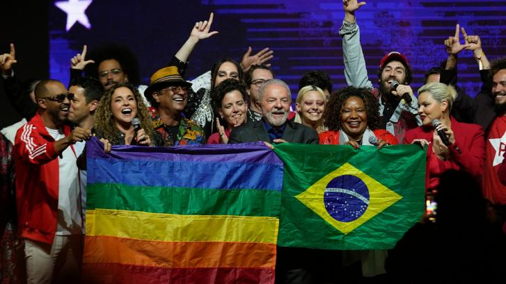 Elecciones en Brasil: Lula saca la artillería y se alía con artistas para derrotar al 