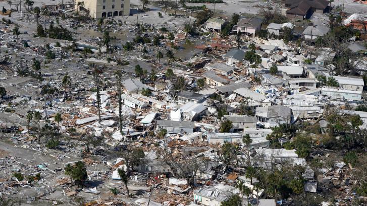 El huracán Ian toca tierra en Florida con vientos de hasta 240 km/h y evacuaciones masivas