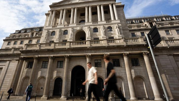 El Banco de Inglaterra anuncia una segunda intervención para intentar frenar la caída de la libra