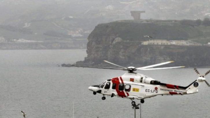 Tres marineros muertos y dos desaparecidos en un naufragio en Asturias