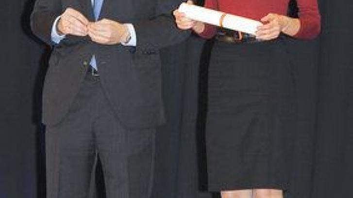 Patxi López le suelta una pulla al PP por esta imagen mientras se estaba refiriendo a García-Gallardo