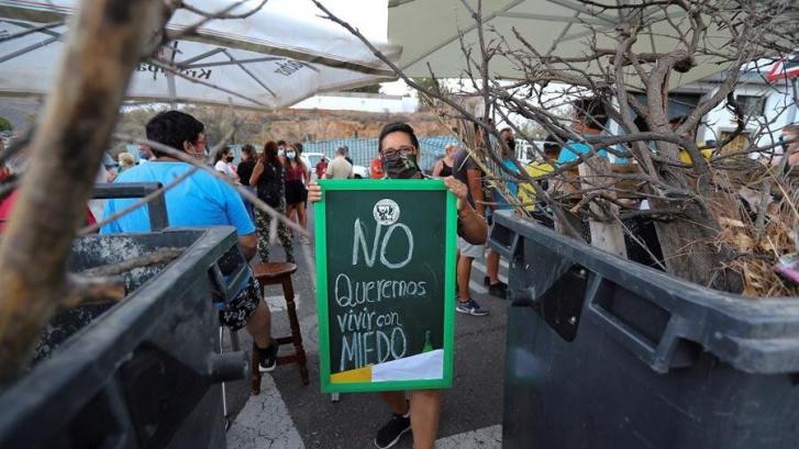 Barricadas en Gran Canaria para evitar el alojamiento de migrantes en cuarentena