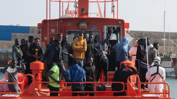 Unos 350 migrantes arriban a las costas españolas en las últimas horas