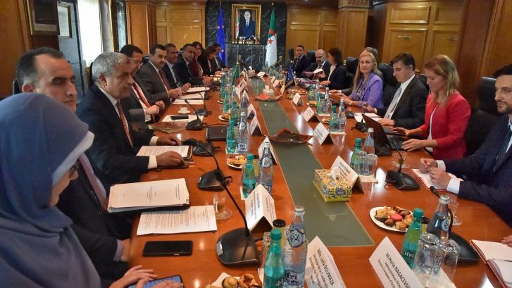 La UE apuesta en Argelia por exportar más gas argelino y reducir la dependencia de Rusia