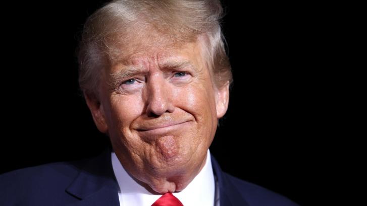 Donald Trump ordenó a un trabajador que escondiera la información clasificada en su mansión de Florida