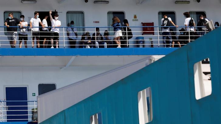 Al menos 13 positivos entre los estudiantes trasladados a la Península en barco desde Mallorca