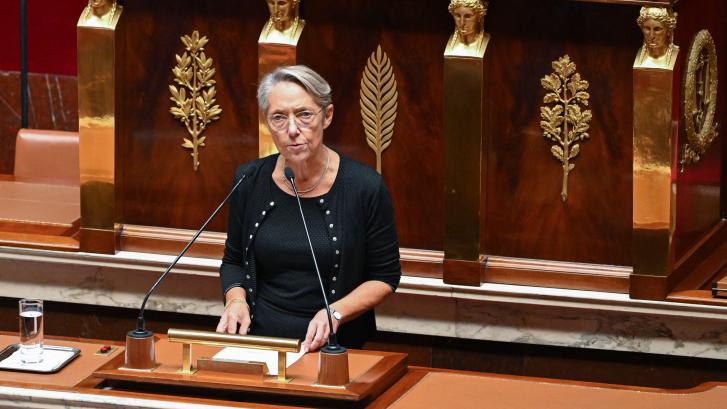 La oposición planta a cara al Gobierno francés con dos mociones de censura
