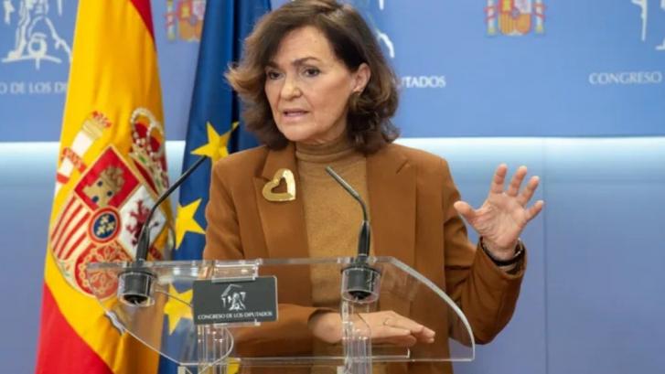 Difícil ser más irónica que Carmen Calvo hablando del Gobierno del PP y Vox en Castilla y León