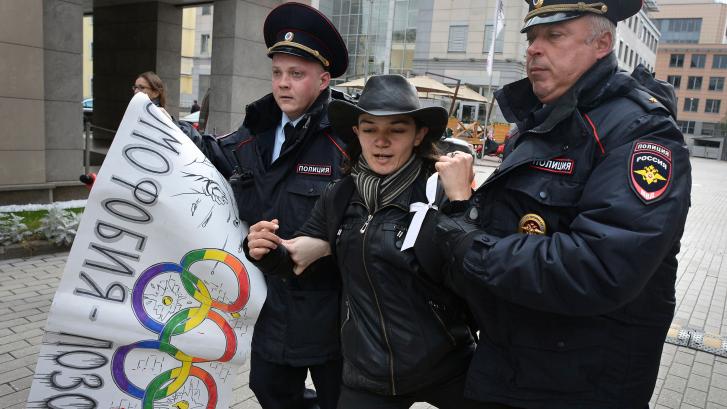 La Duma rusa aprueba una ley que impide declaraciones de apoyo al colectivo LGTBIQ+