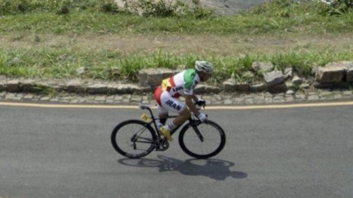 El Ciclista iraní Bahman Golbarnezhad muere tras una caída en competición