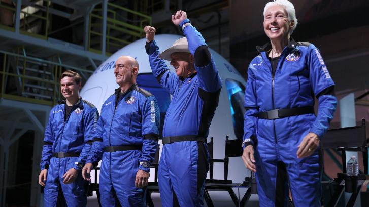 Jeff Bezos ya es astronauta: así ha sido el primer vuelo espacial del magnate