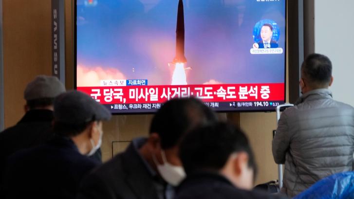 Corea del Norte lanza más misiles tras poner en alerta a Japón con otro