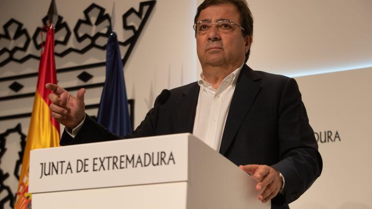 Una encuesta sitúa al PP y a Vox cerca de arrebatar al PSOE el Gobierno de Extremadura