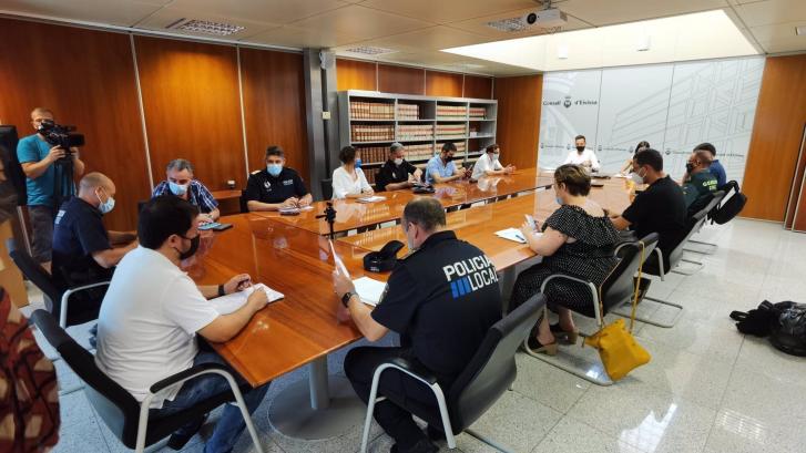 El Consell de Ibiza infiltrará a detectives extranjeros en fiestas ilegales para disolverlas