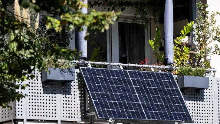 Furor por las placas solares en balcones: cuánto cuestan y cuánto ahorras