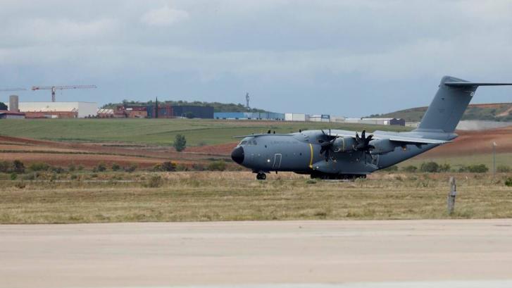 El Gobierno mandará este lunes dos aviones a Dubái para repatriar a los españoles y traductores afganos de Afganistán
