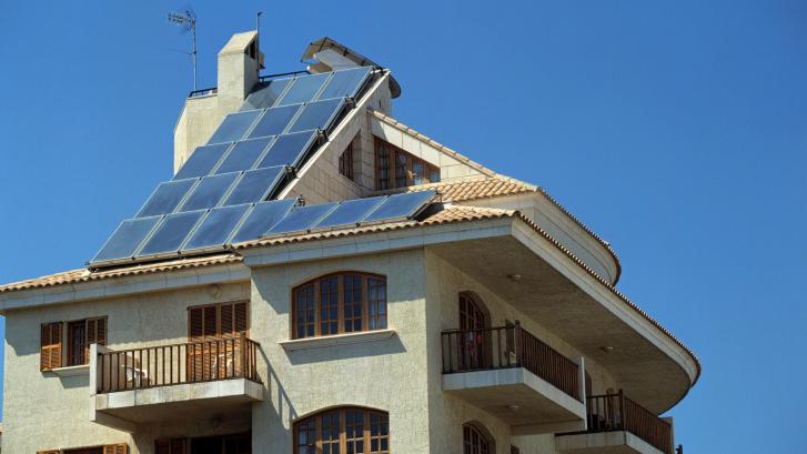 Sin paneles solares hasta primavera: la crisis energética y las ayudas agotan el stock